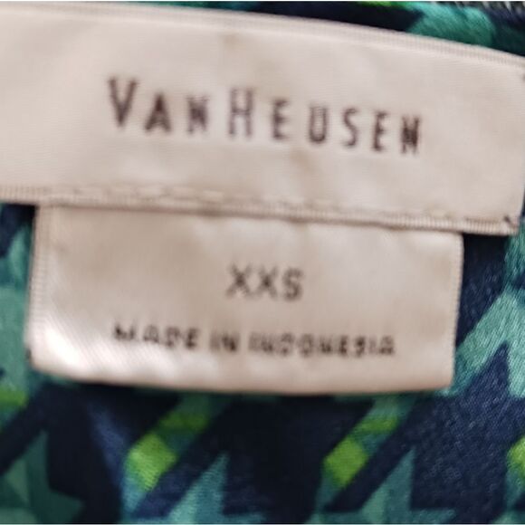 Van Heusen Silky Tank Top Split Neck Flowy Teal Blue - Picture 7 of 9